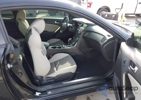 2016 Hyundai Genesis 3.8 Base z USA, uszkodzony, nr VIN KMHHT6KJ2GU132341